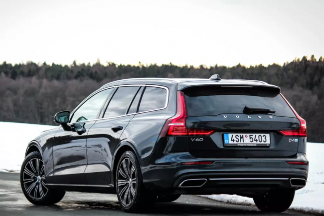 Volvo V60 Cross country - recenze, testy - sníh