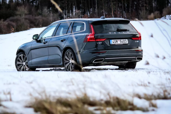 Volvo V60 Cross country - recenze, testy - sníh