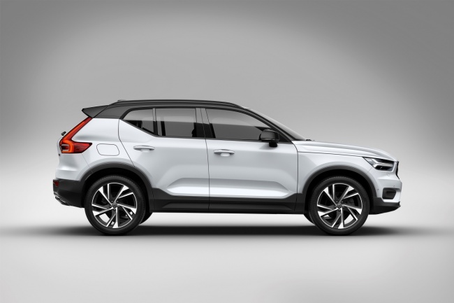 Volvo XC 40 - pohled z boku